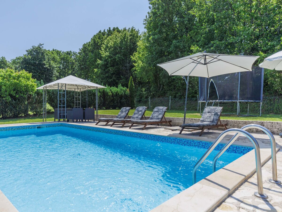 Maison Donada à Labin : piscine privée et terrain - Photo 17