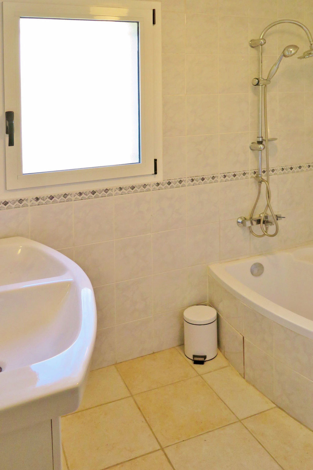 Touzy, gîte 5 chambres avec piscine à L'Honor-de-Cos - Photo 15