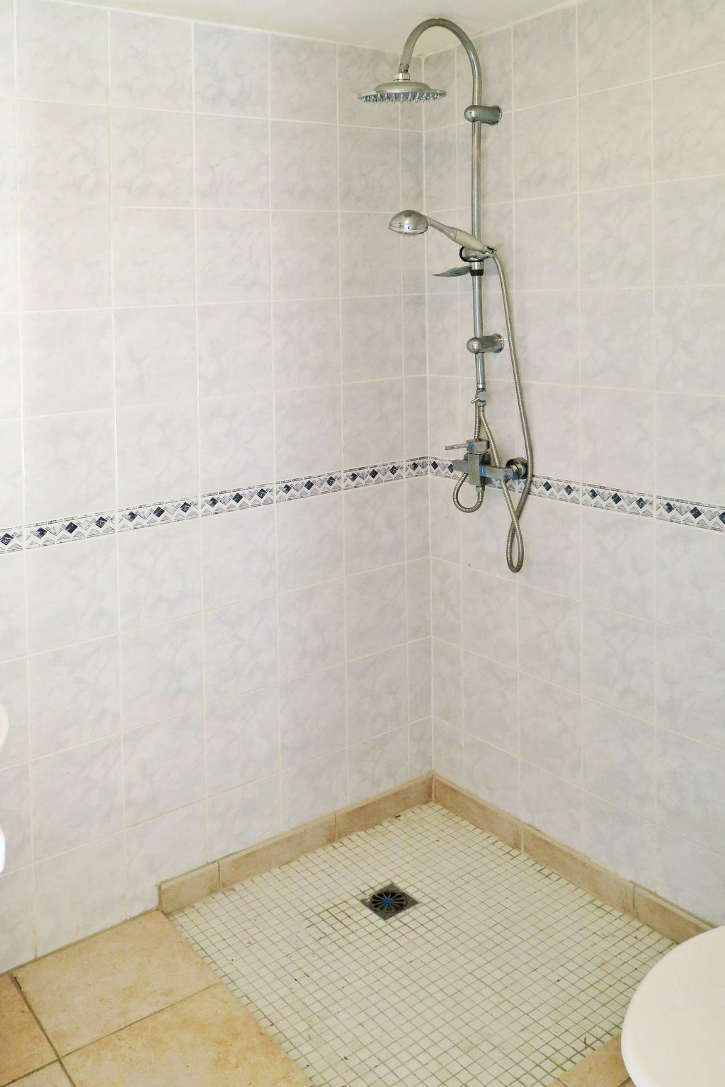 Touzy, gîte 5 chambres avec piscine à L'Honor-de-Cos - Photo 16