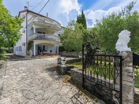 Villa Maran, maison 12 personnes avec piscine à Umag