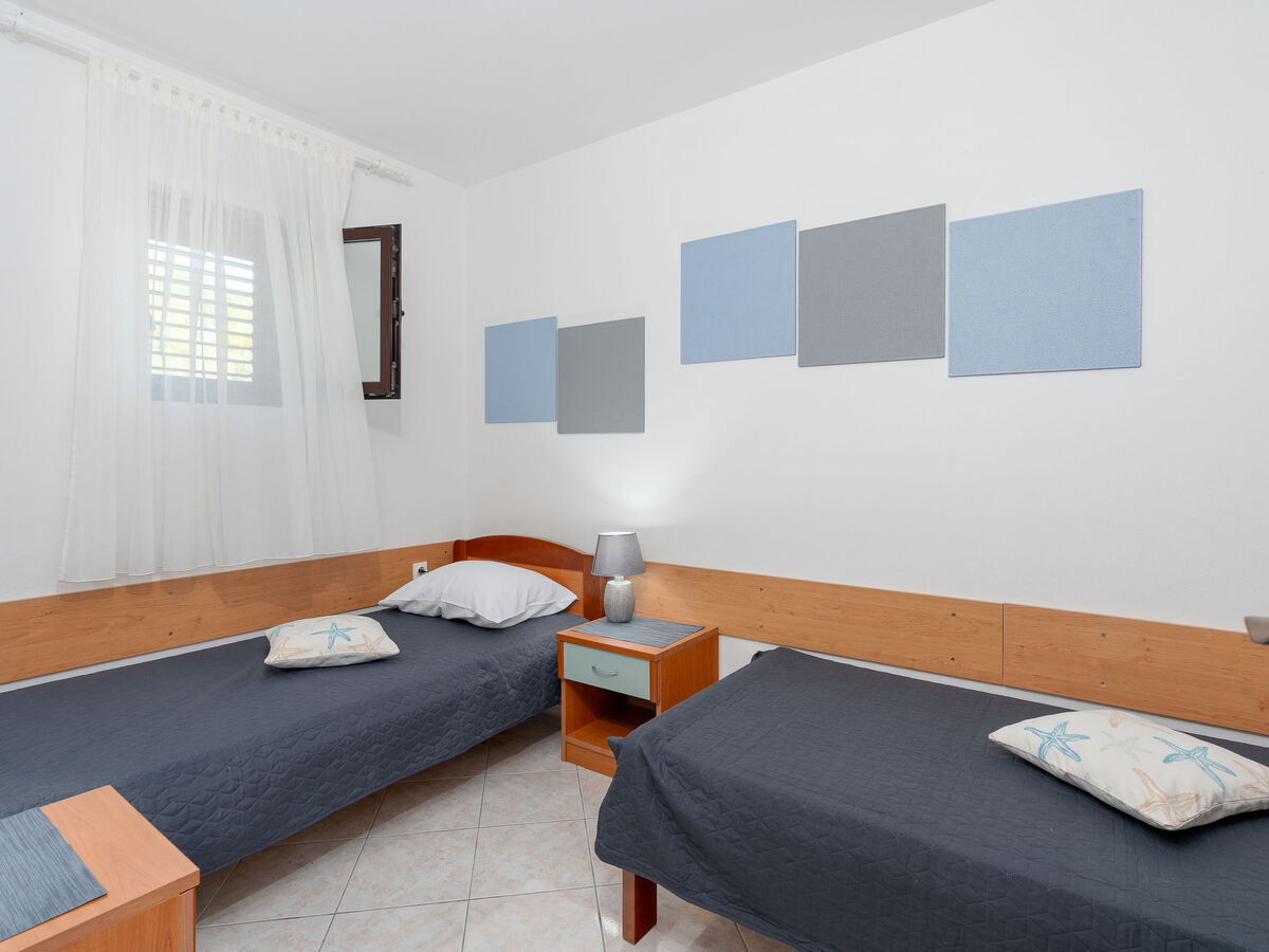 Maison Nikolina à Vir, piscine et plage à 400 m - Photo 17