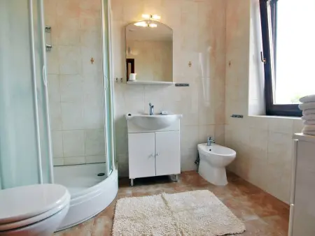 Maison Mirta à Mali Iž, 30 m de la mer, vue panoramique : photo 8