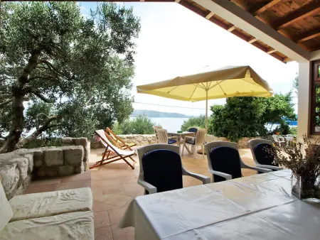 Maison Mirta à Mali Iž, 30 m de la mer, vue panoramique : photo 19