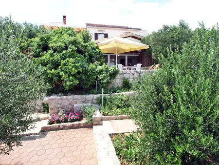 Maison Mirta à Mali Iž, 30 m de la mer, vue panoramique : photo 23