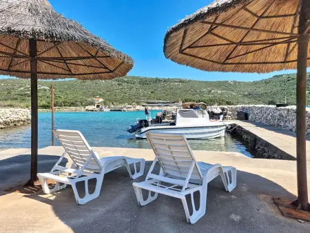 Marica, maison 5 pers. face à la mer à Pašman