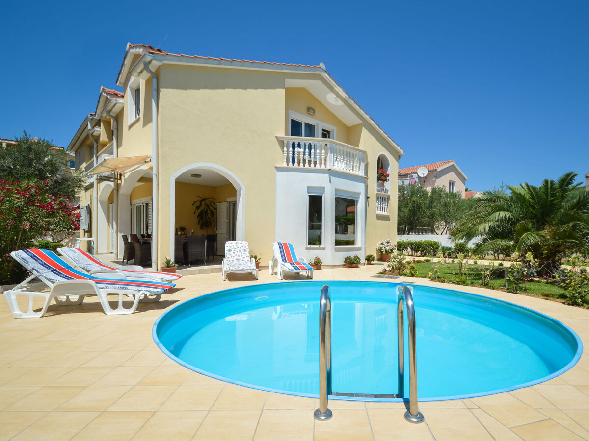 Maison Valdor - 5 chambres, piscine privée à Tribunj - Photo 1