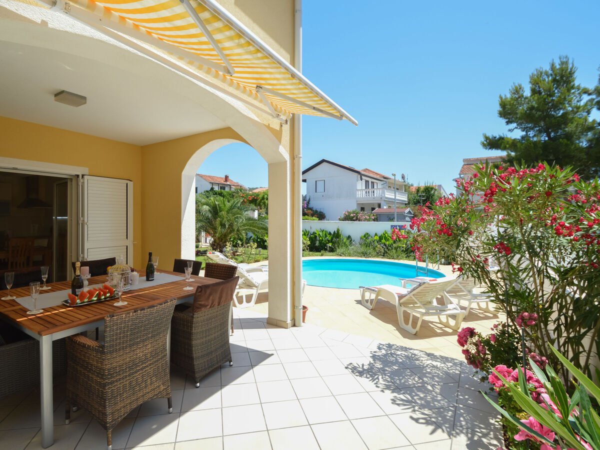 Maison Valdor - 5 chambres, piscine privée à Tribunj - Photo 2