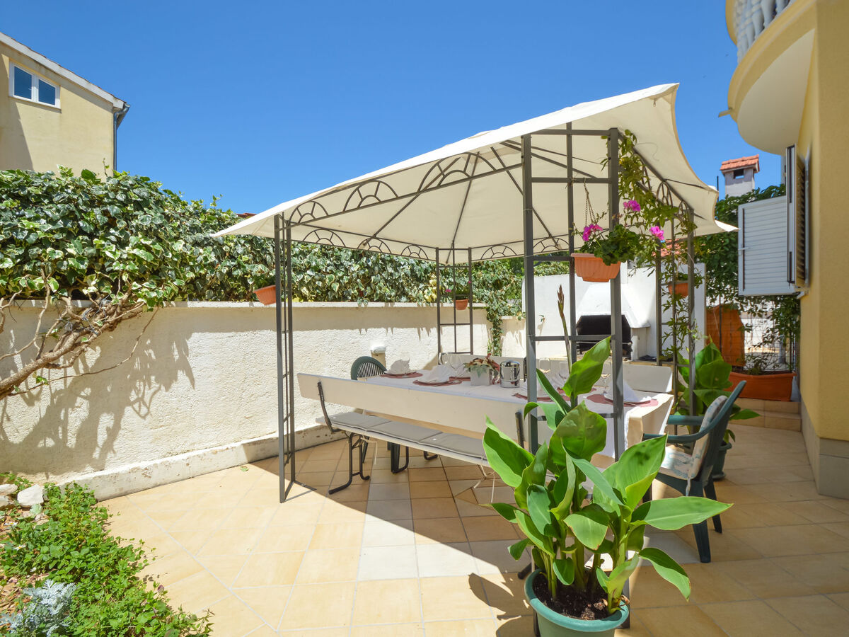 Maison Valdor - 5 chambres, piscine privée à Tribunj - Photo 9