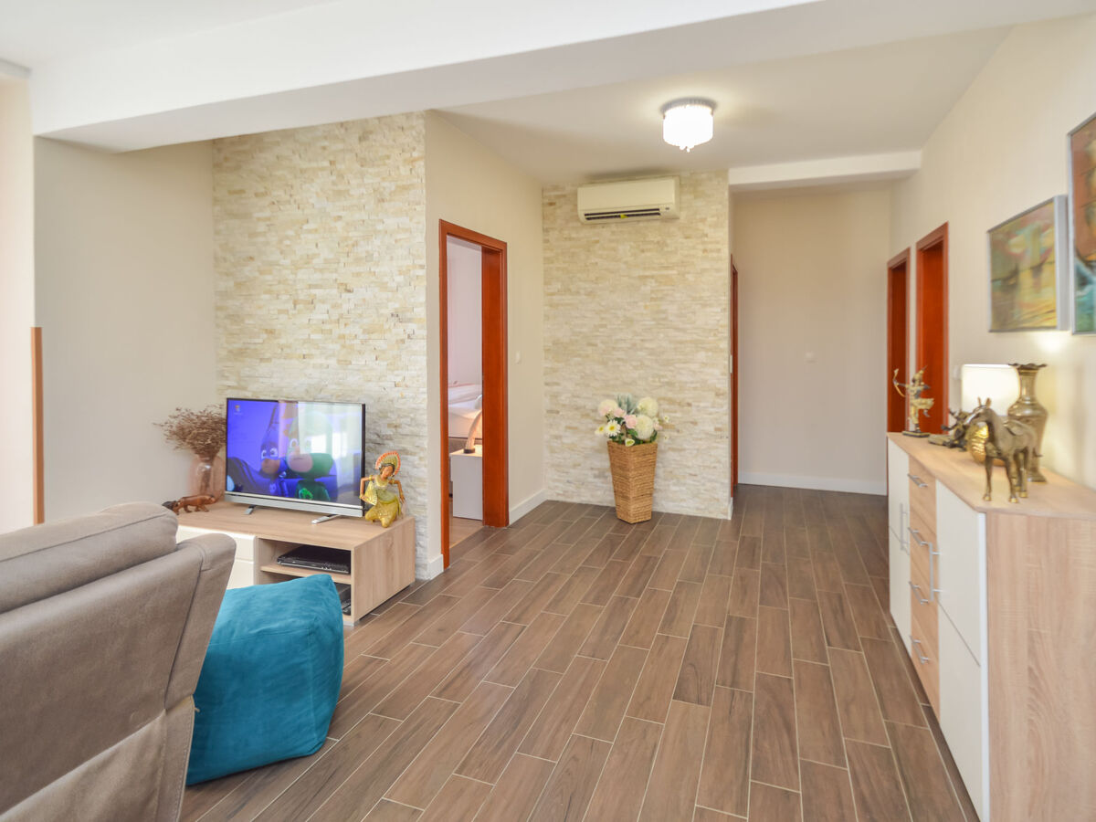 Maison Valdor - 5 chambres, piscine privée à Tribunj - Photo 15