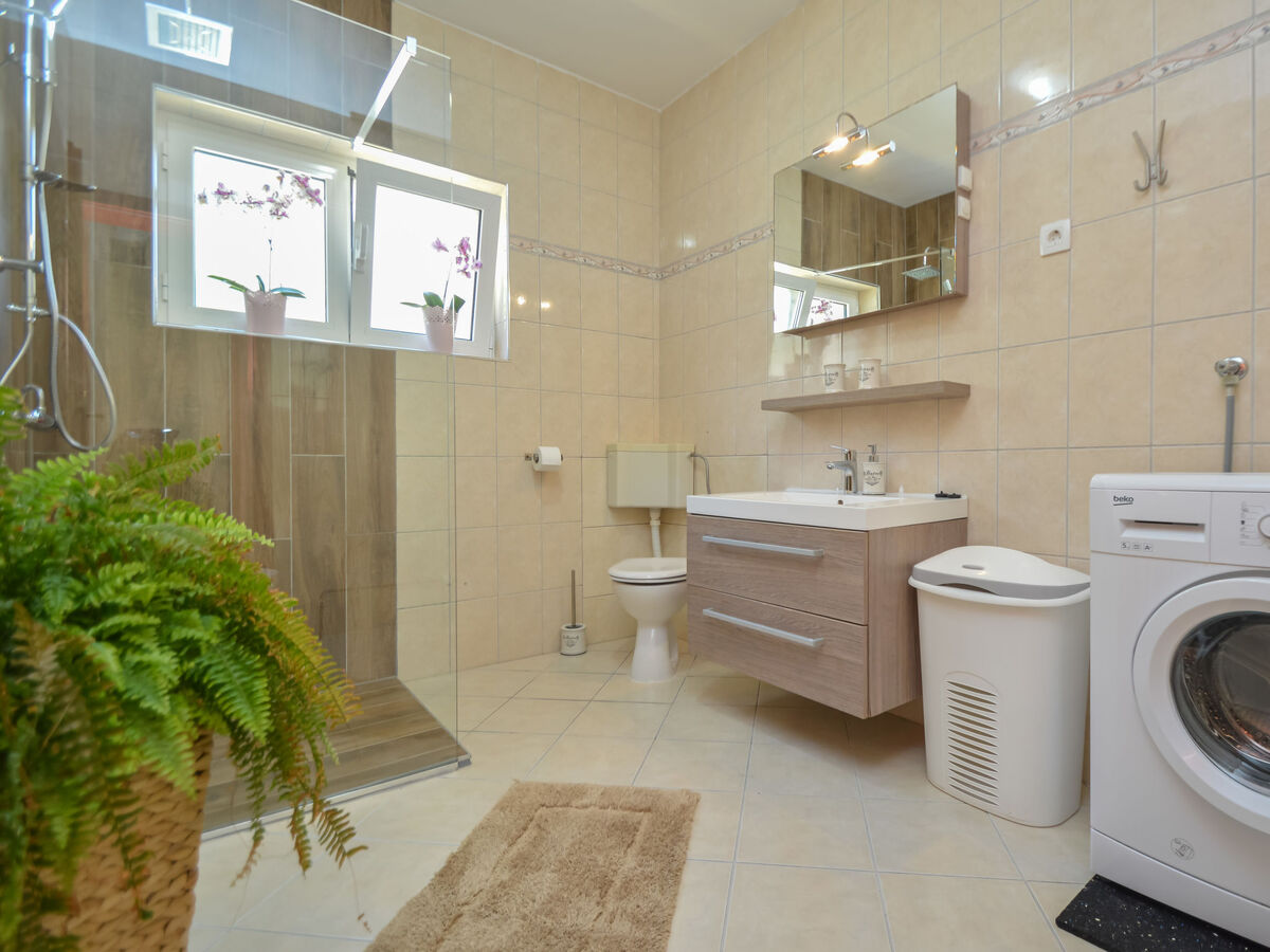 Maison Valdor - 5 chambres, piscine privée à Tribunj - Photo 16