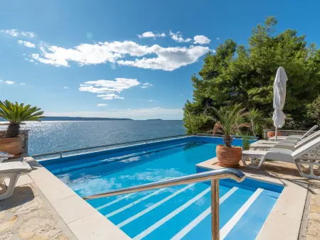 Location appartement à Trogir Okrug Gornji, Villa Pinia