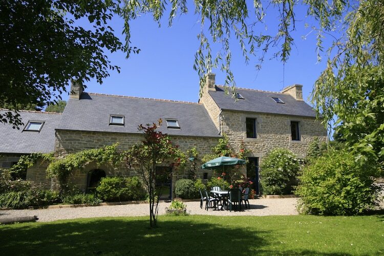 Maison en granit avec piscine couverte chauffée à Plounéour-Trez - Photo 1