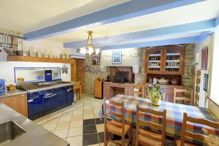 Maison en granit avec piscine couverte chauffée à Plounéour-Trez : photo 7