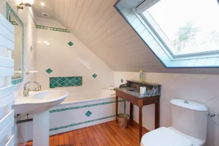 Maison en granit avec piscine couverte chauffée à Plounéour-Trez : photo 21