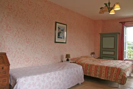 Maison 12 pers., piscine et jardin de 6000 m² : photo 15