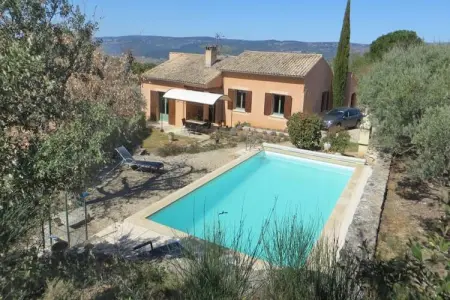 Location maison à Roussillon, Maison de vacances avec piscine à Roussillon