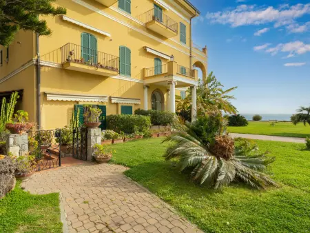 Botti – Appartement Ventimiglia, 50m de la plage : photo 2