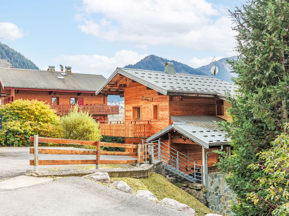Chalet Le Petit Savoyard – apt vue montagne à Châtel - Photo 1