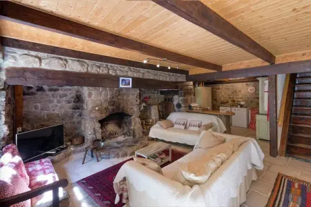 Ferme restaurée 4 chambres, montagne ardéchoise, lac à 12 km : photo 2