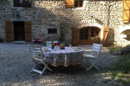 Ferme restaurée 4 chambres, montagne ardéchoise, lac à 12 km : photo 6