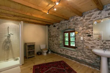 Ferme restaurée 4 chambres, montagne ardéchoise, lac à 12 km : photo 18