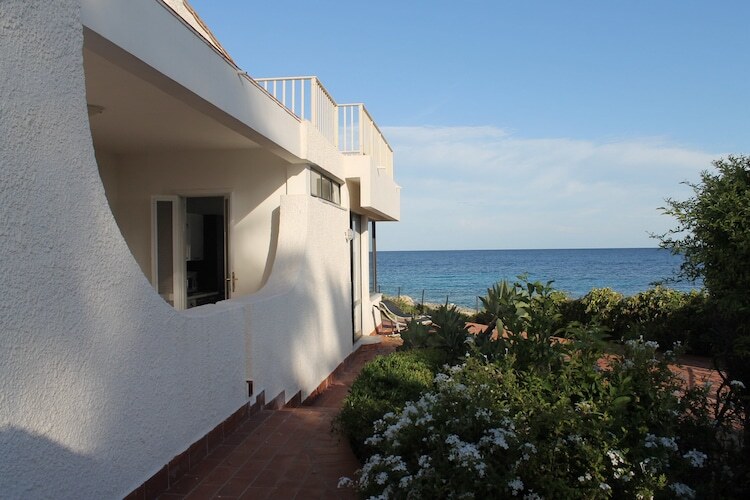 Villa Eirene : maison face à la mer à Fontane Bianche - Photo 1