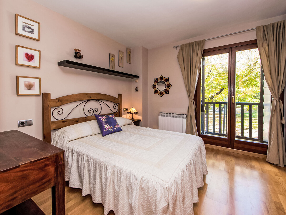 Can Oscar, maison 6 chambres avec piscine à La Seu d'Urgell - Photo 4