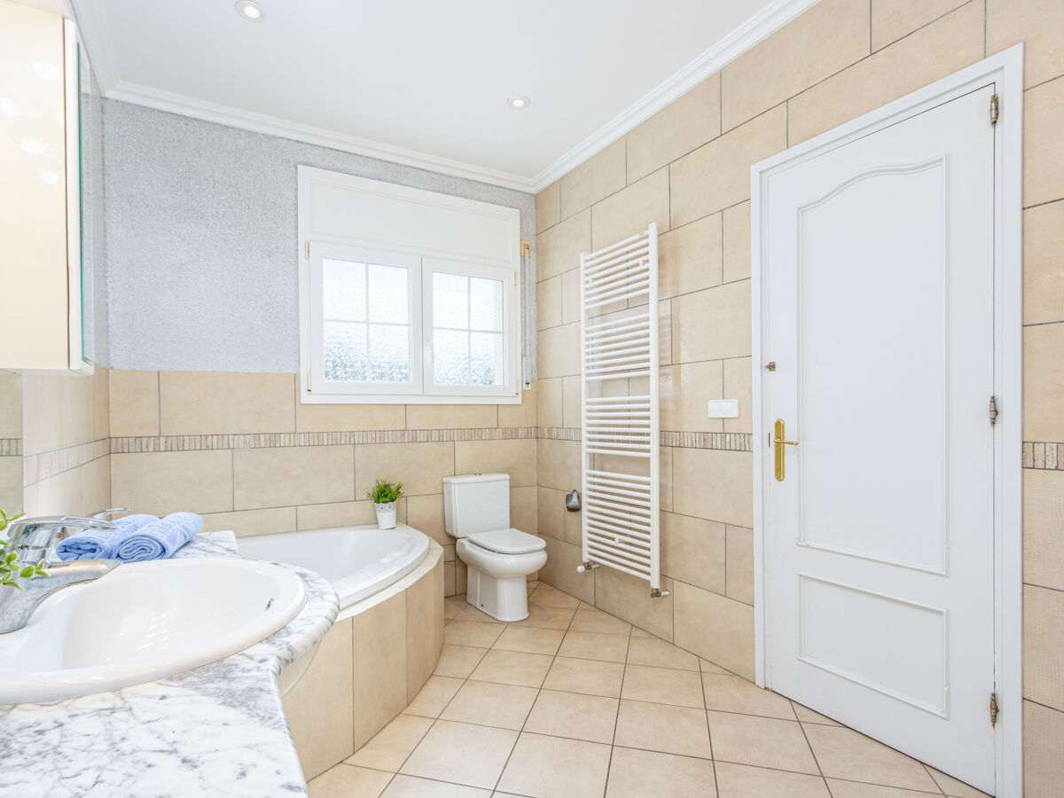 Maison Francoli avec piscine et amarrage privé - Photo 16