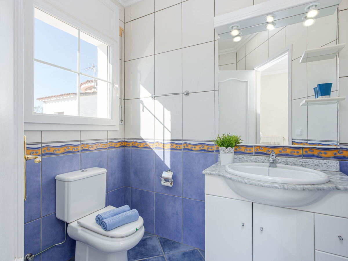 Maison Francoli avec piscine et amarrage privé - Photo 21