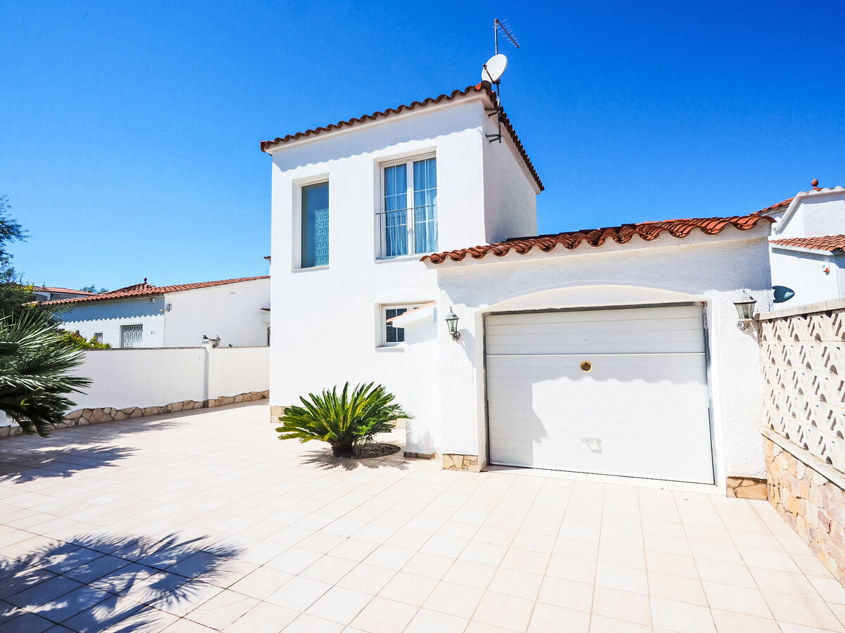 Maison Francoli avec piscine et amarrage privé - Photo 25