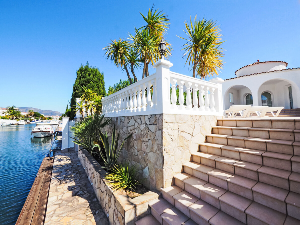 Maison Francoli avec piscine et amarrage privé - Photo 26