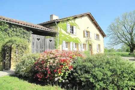 Location villa à Perchède, Belle ferme avec piscine privée