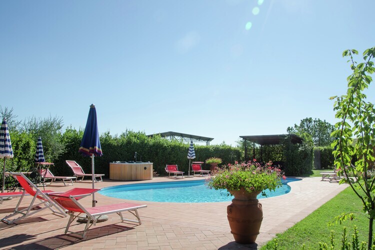 Ferme du XVIIe siècle avec piscine en Chianti - Photo 12