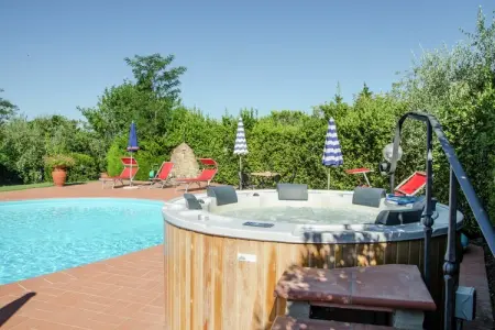 Ferme du XVIIe siècle avec piscine en Chianti : photo 11
