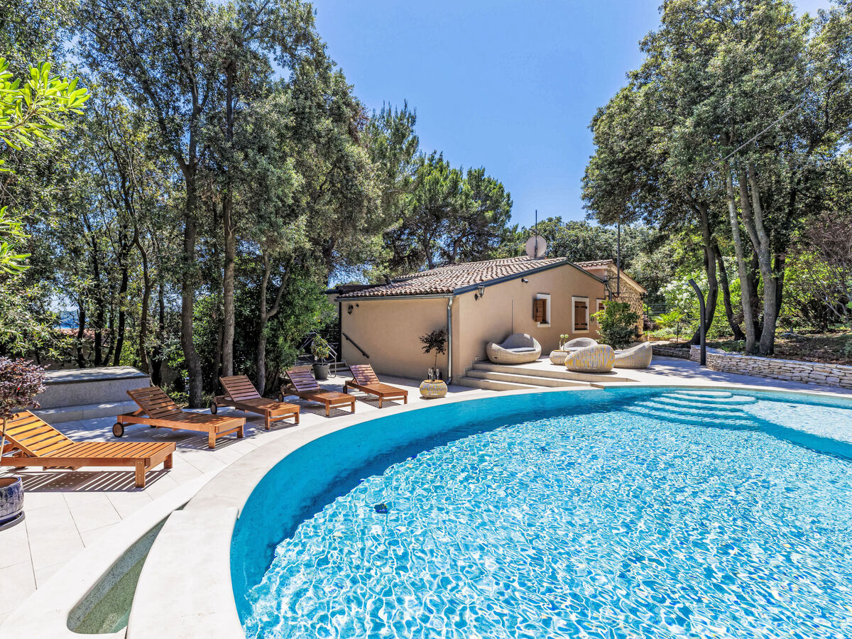 Villa Verudela - 6 chambres, piscine et plage à 50 m - Photo 2