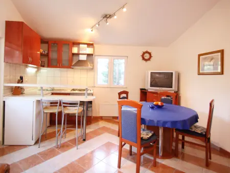 Maison Ratimir à 20 m de la mer, Šolta : photo 2