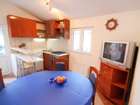 Maison Ratimir à 20 m de la mer, Šolta : photo 3