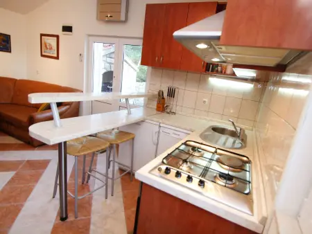 Maison Ratimir à 20 m de la mer, Šolta : photo 7