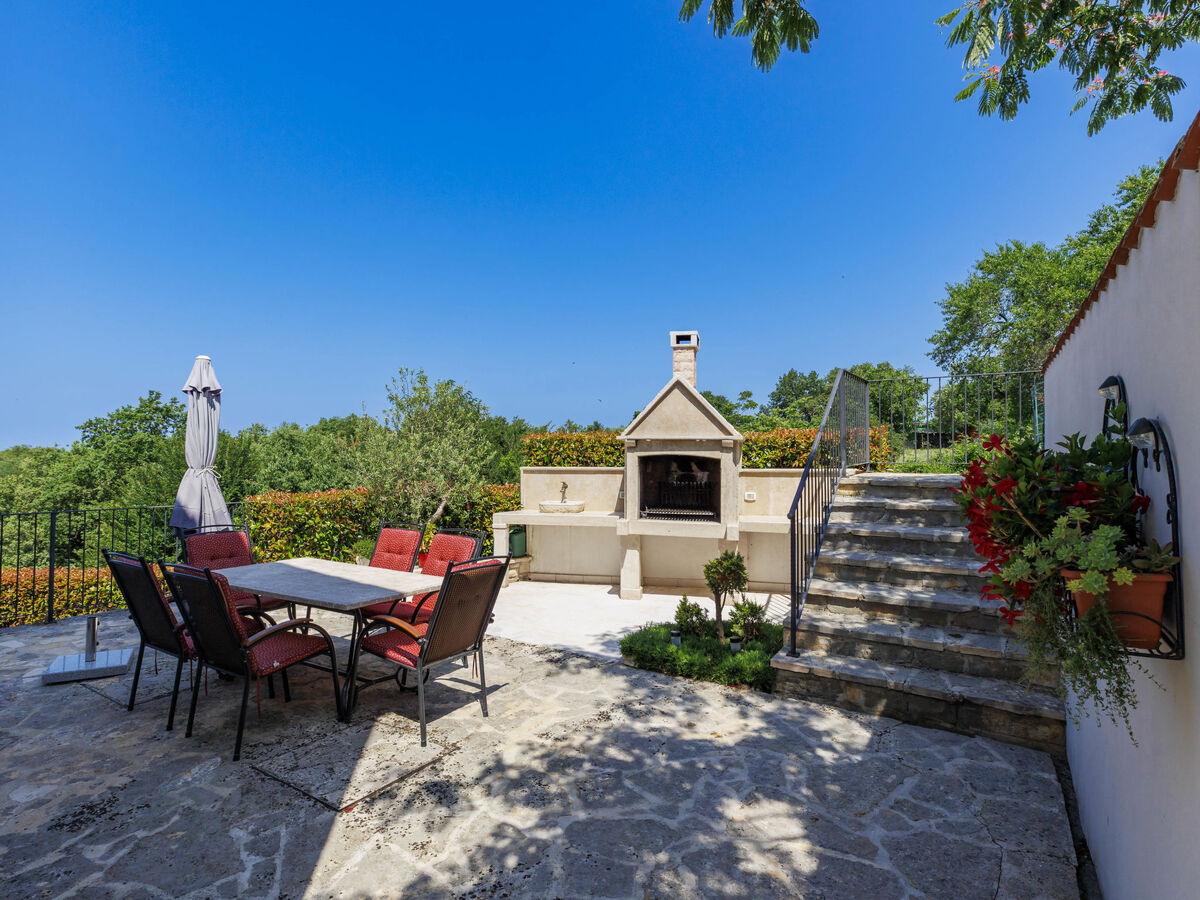 Diana, maison mitoyenne à Buje avec piscine - Photo 17