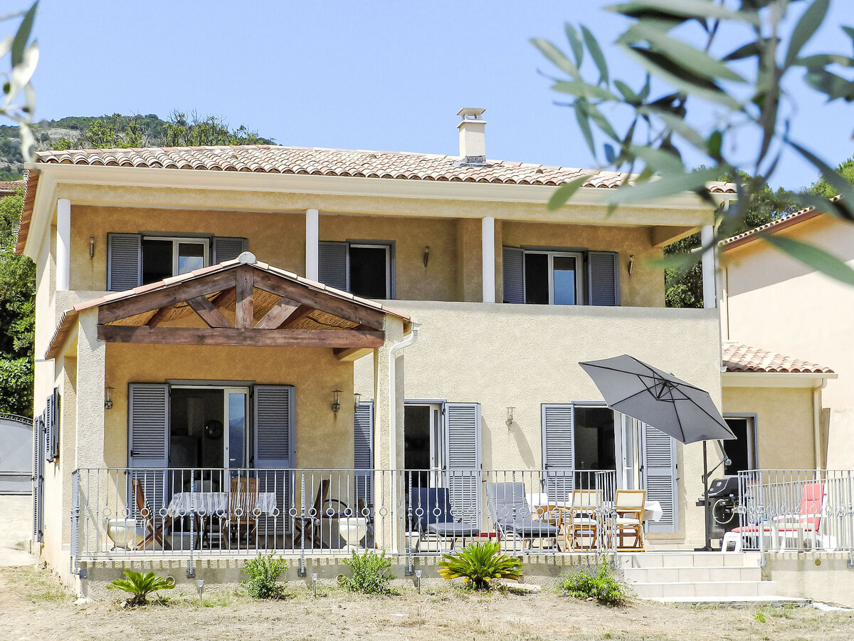 Villa Fidiamare : 175 m² pieds dans l'eau à Galéria - Photo 2