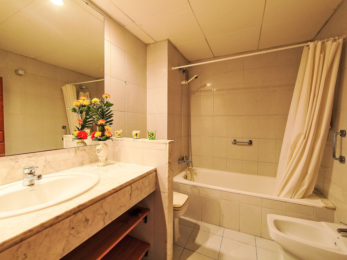 Appartement Rambla de Tossa, 3 ch., piscine & plage à 400 m - Photo 13