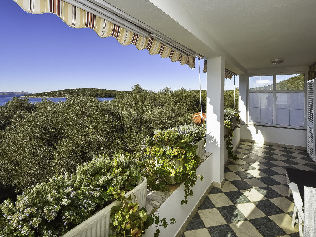 Maison Franka sur l'île de Pašman, 20 m de la mer - Photo 4