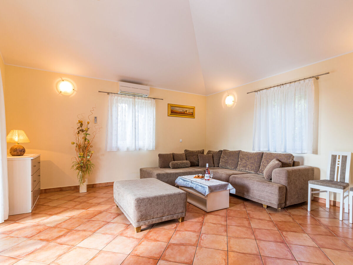 Maison Lara à Poreč avec piscine privée - Photo 10