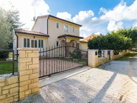 Maison Lara à Poreč avec piscine privée : photo 26