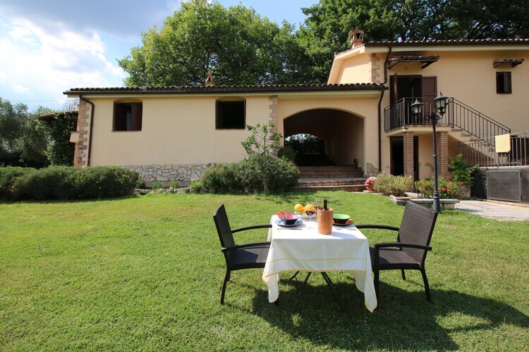 Maison Pino à Selci : escapade rustique avec piscine - Photo 9