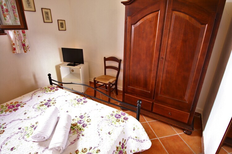 Maison Pino à Selci : escapade rustique avec piscine - Photo 16