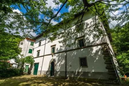 Location maison à Migliorini   Pistoia, Spacieuse villa de retraite