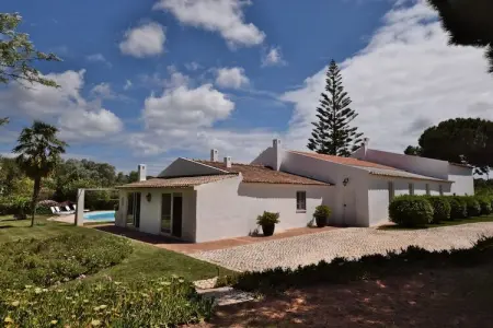 Location maison à Odiaxere, Retraite côtière avec piscine privée