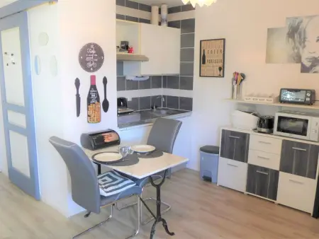 Appartement Kennedy à 15 m de la plage, Villers sur Mer : photo 8