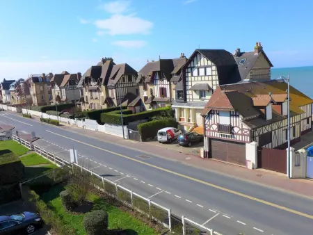Appartement Kennedy à 15 m de la plage, Villers sur Mer : photo 13